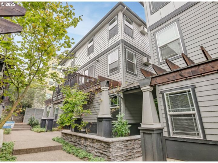 Property Photo:  8641 N Crawford St  OR 97203 