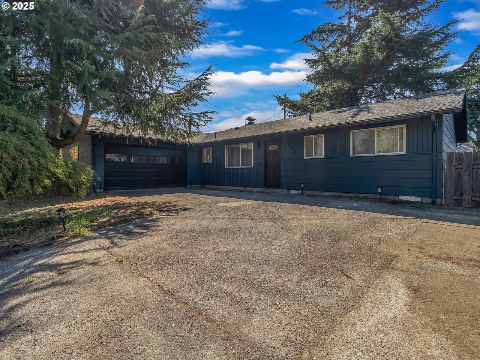 Property Photo:  15110 SE Grant St  OR 97233 