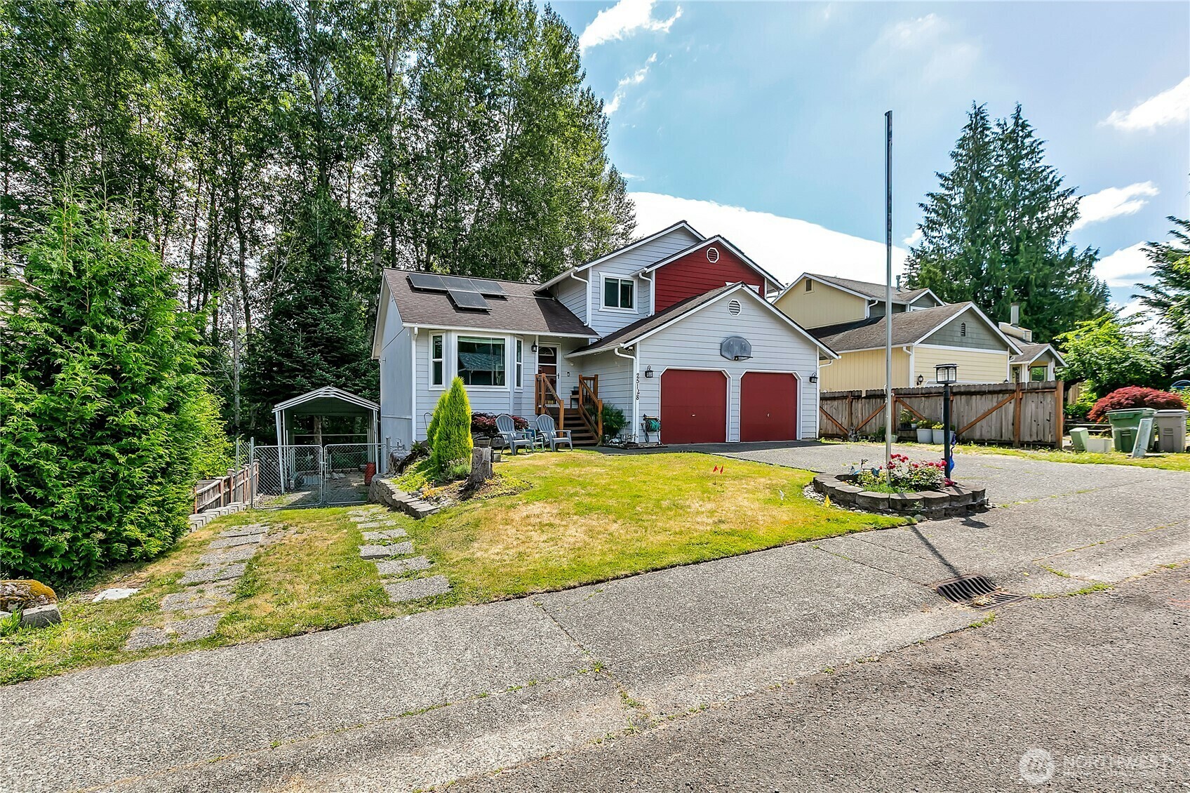Property Photo: 25128 168th Place SE WA 98042