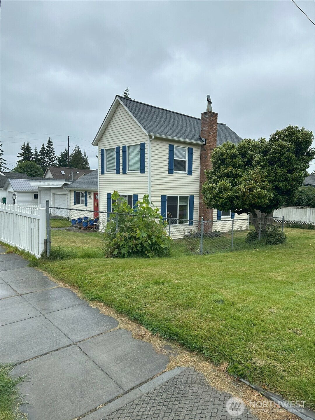 Property Photo: 1519 K Avenue WA 98221
