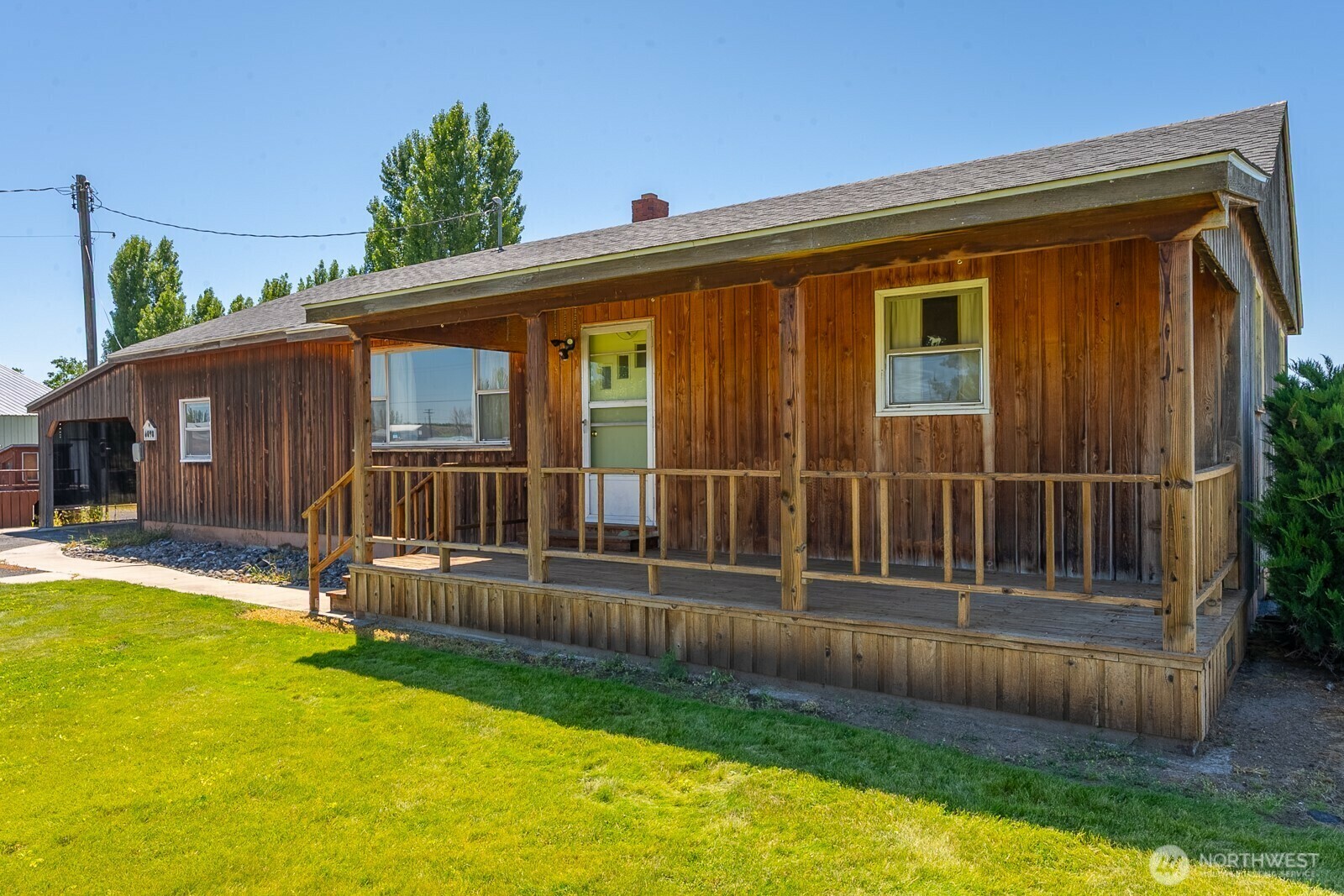 Property Photo: 6098 Road E NW WA 98823