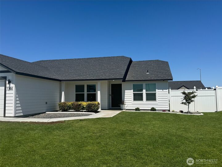 1344 E Deborah Street  Moses Lake WA 98837 photo