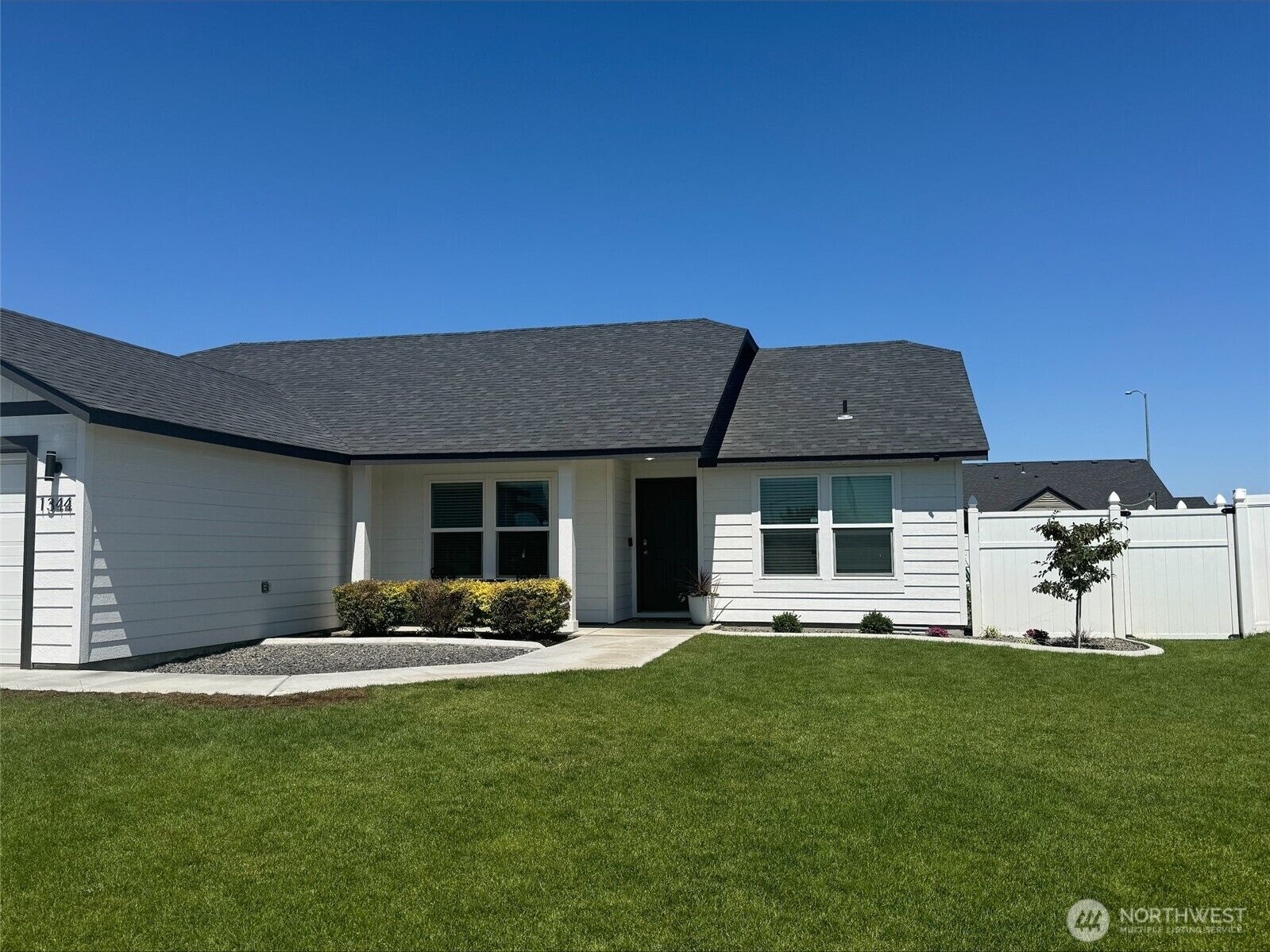 Property Photo: 1344 E Deborah Street WA 98837