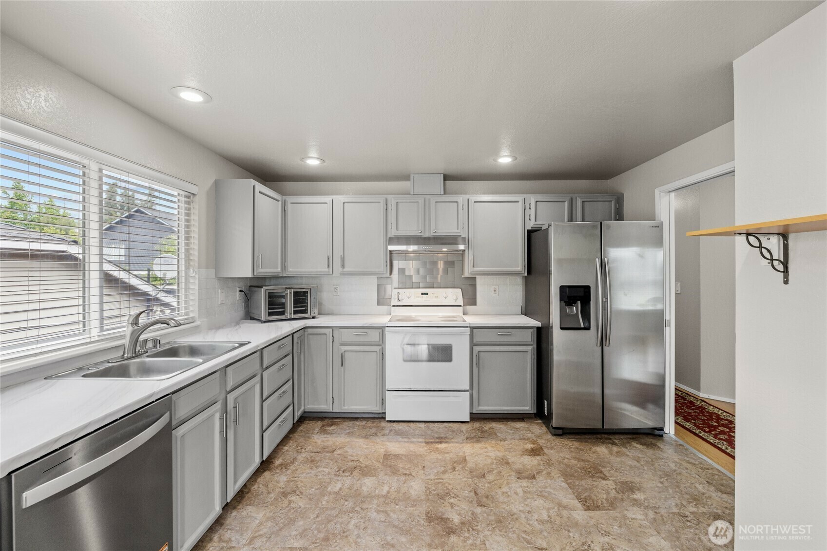 Property Photo: 742 N 103rd Street WA 98133