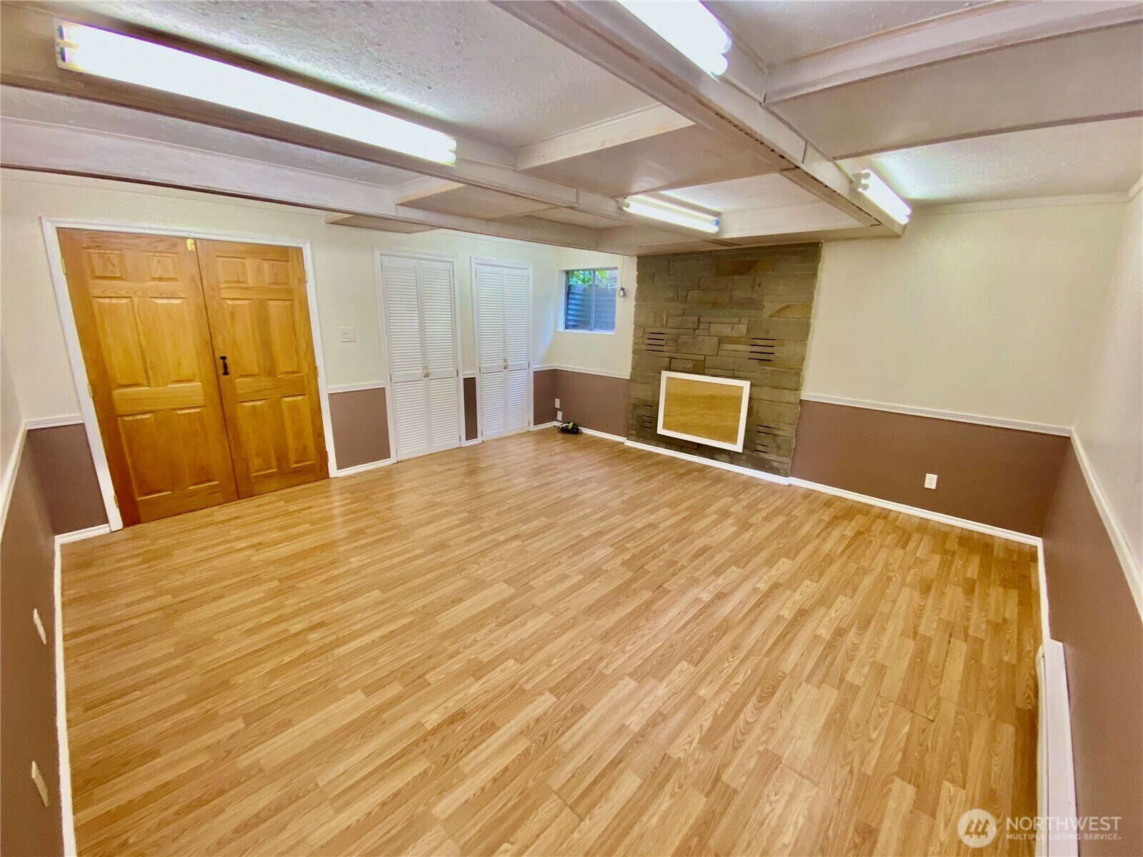 Property Photo: 313 NE 185th Street Lower WA 98155