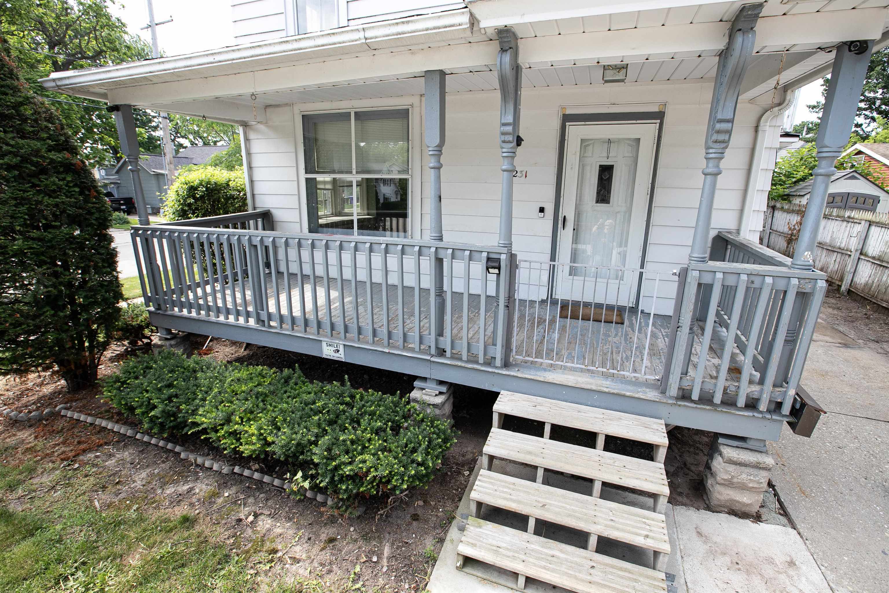 Property Photo: 231 E Winnebago Street WI 54911