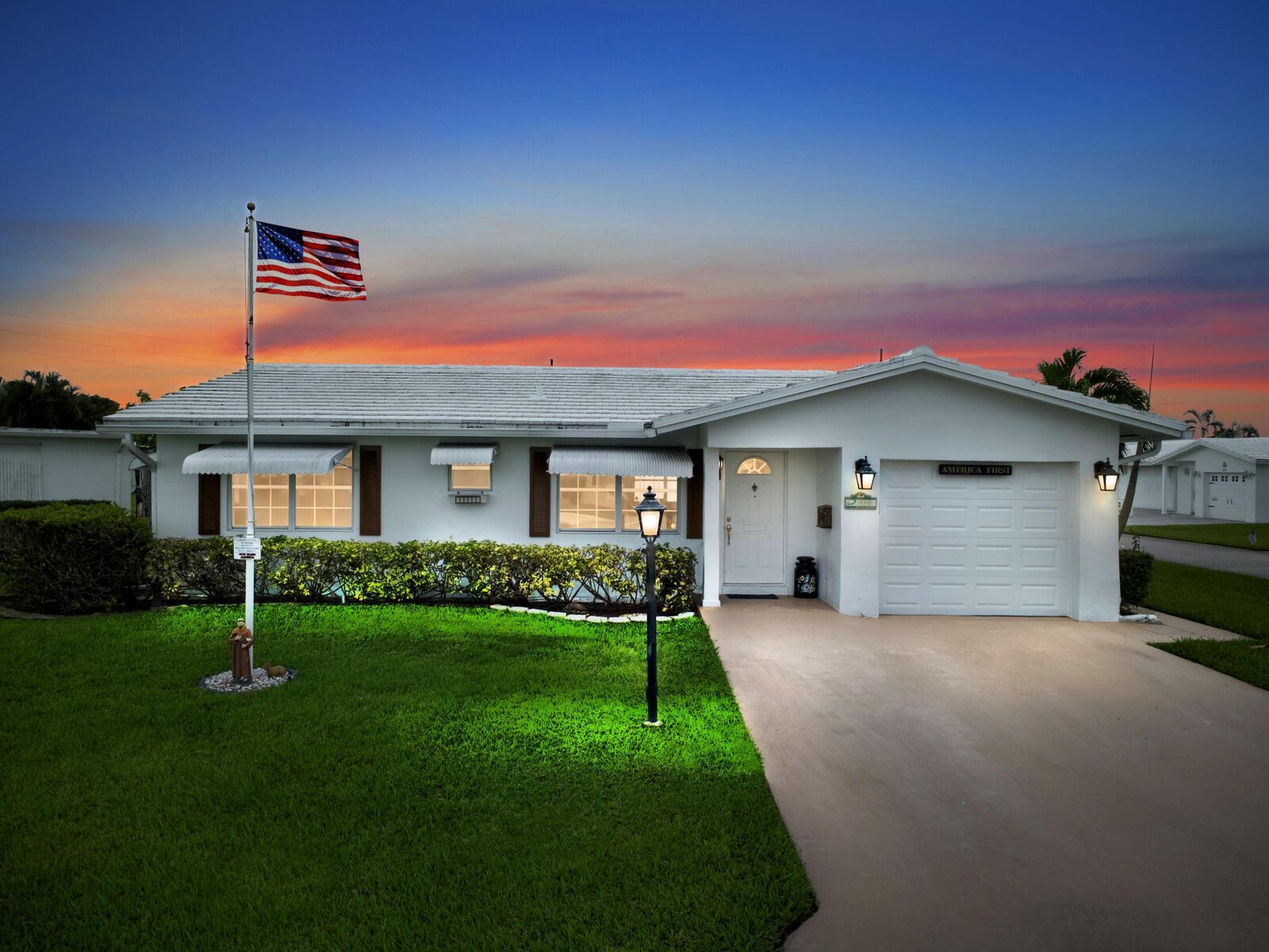 Property Photo: 810 SW 8 Avenue FL 33426