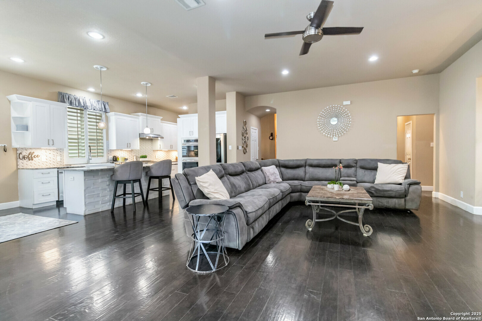 Property Photo: 15714 Alamogordo TX 78023