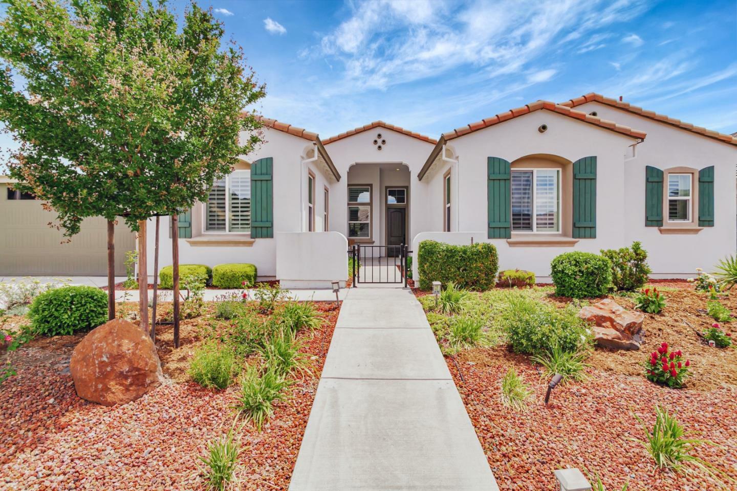 Property Photo: 7942 Cinnamon Way CA 95020