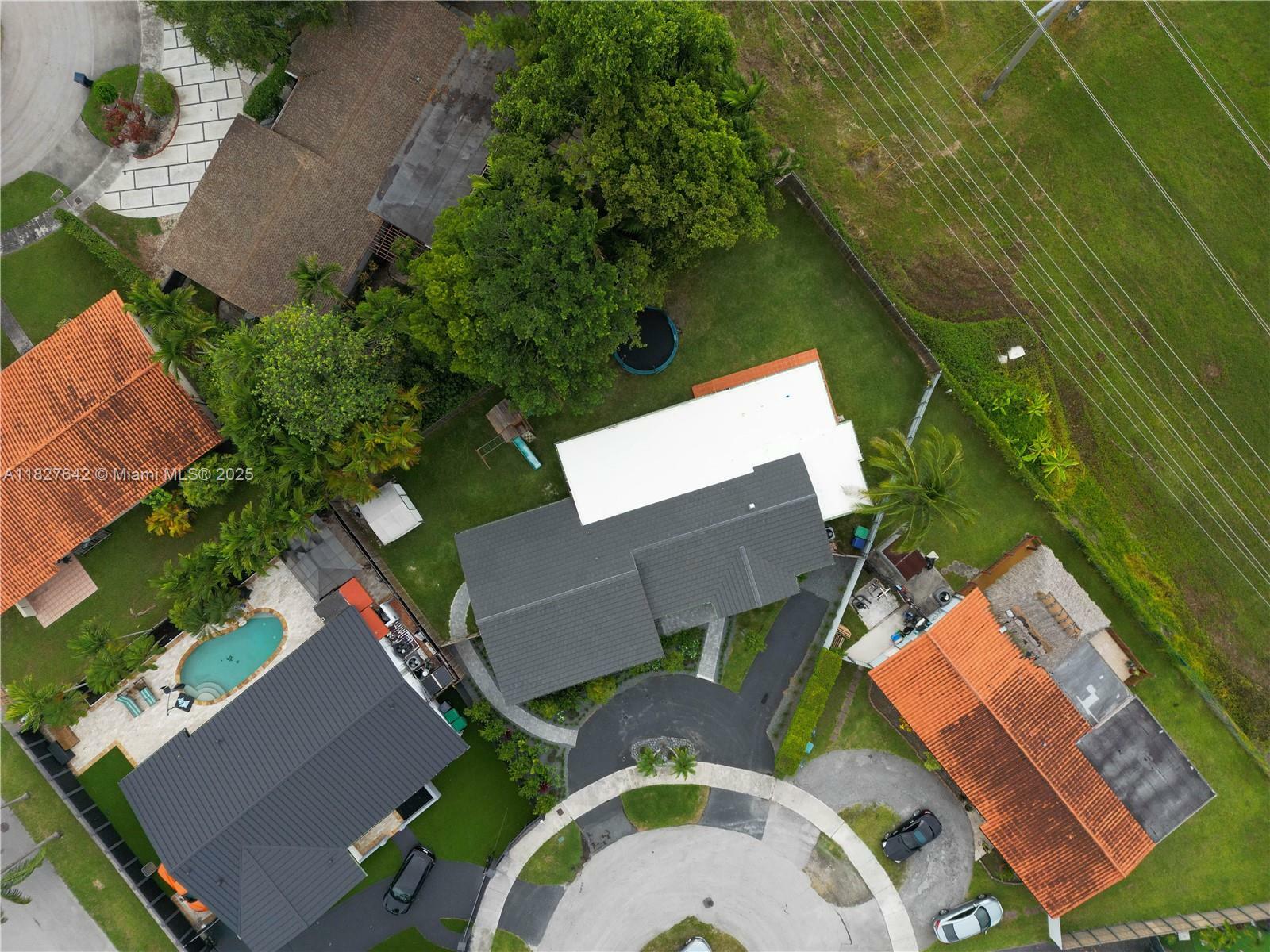 Property Photo: 9471 SW 10th St FL 33174