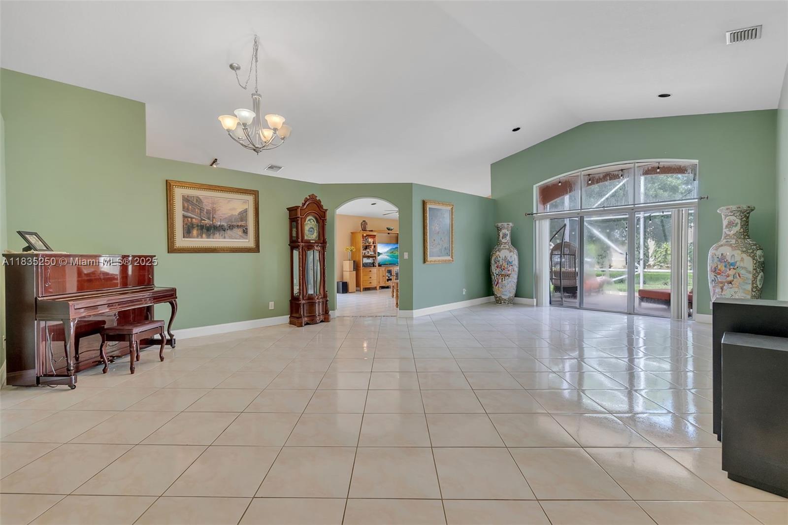 Property Photo: 326 SW 162nd Ave FL 33027