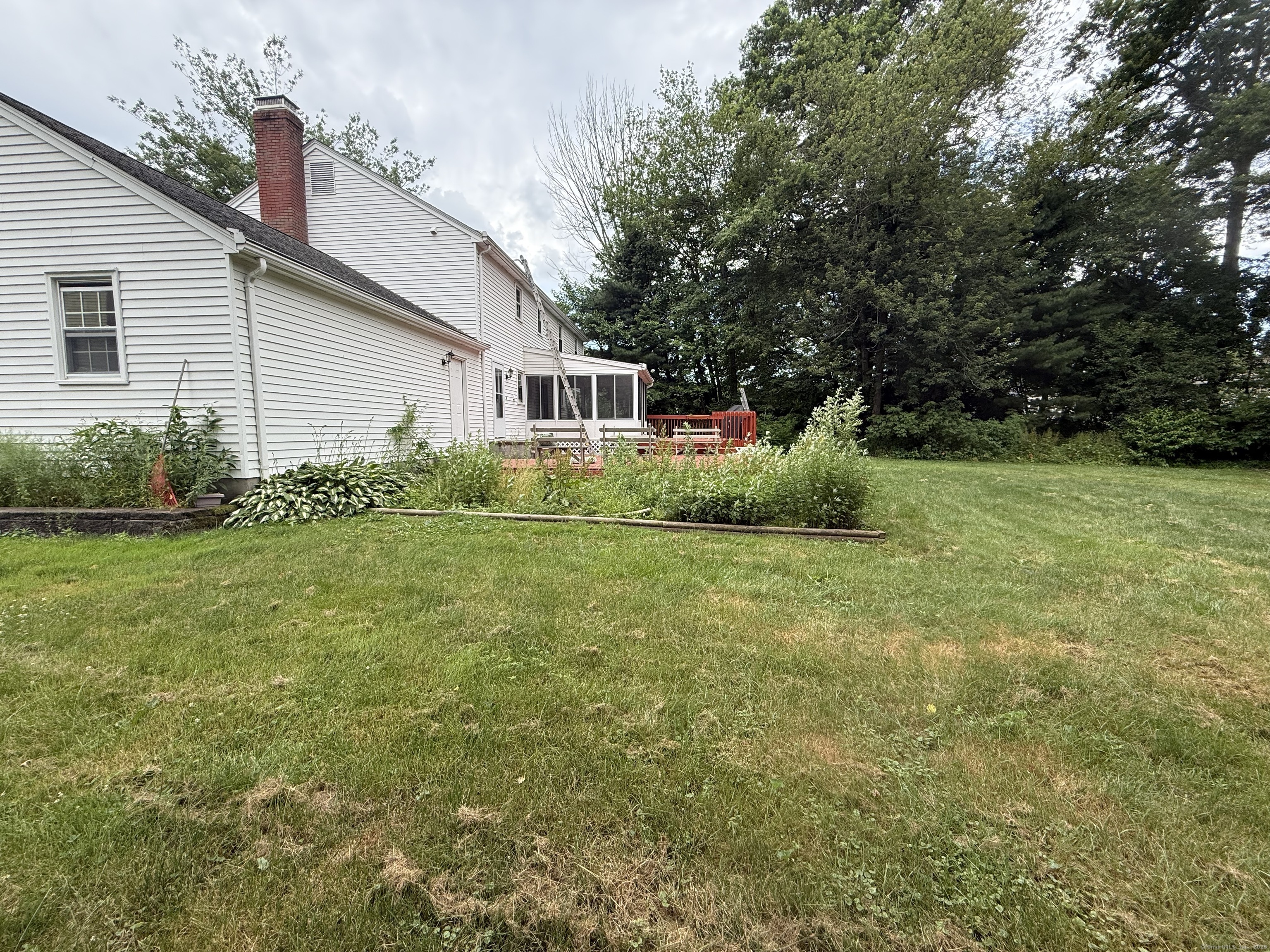 Property Photo: 31 Glenwood Road CT 06109