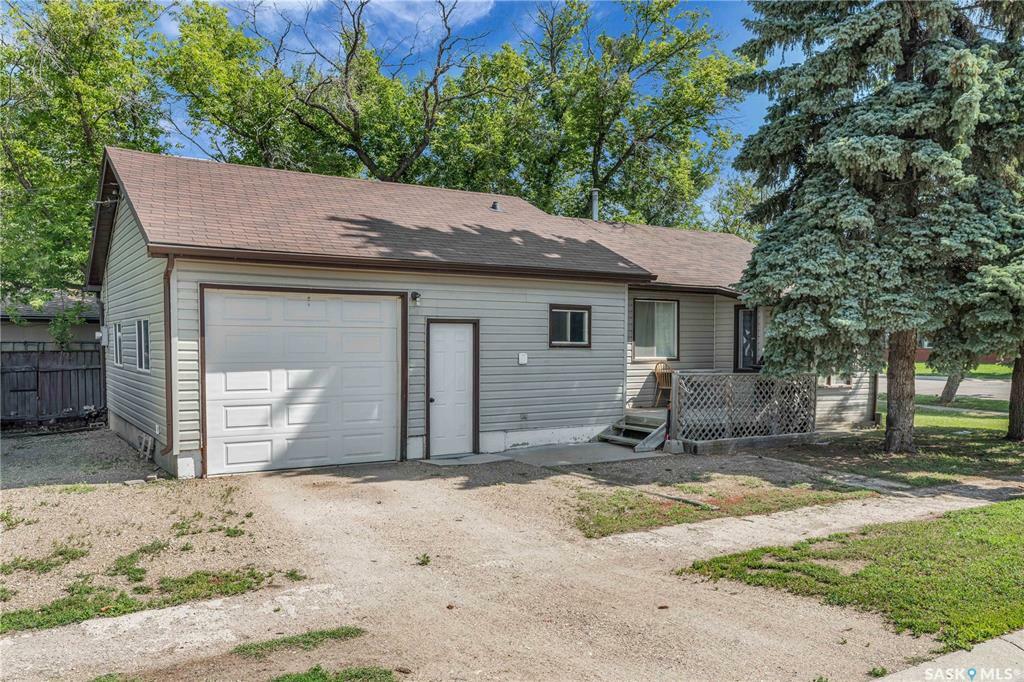 Property Photo: 207 3rd Street SK S0K 1E0