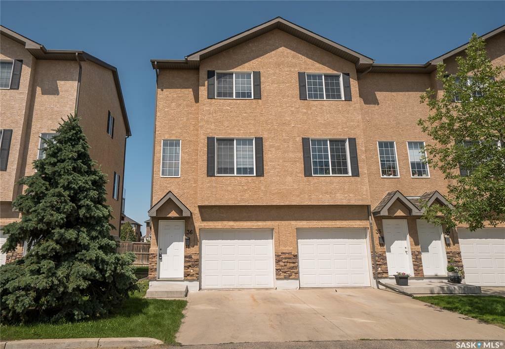 Property Photo: 118 Pawlychenko Lane 36 SK S7V 1J9
