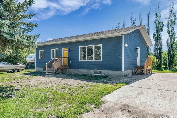 Property Photo:  402 Alexander Street  SK S0K 3L0 