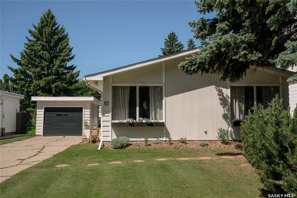 Property Photo: 57 Kirk Crescent SK S7H 3B1