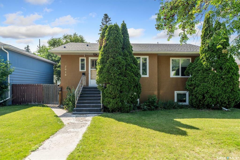 Property Photo: 2016 William Avenue SK S7J 1A3
