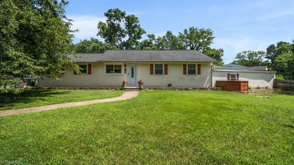 Property Photo:  1405 Clegg Street  NC 27407 