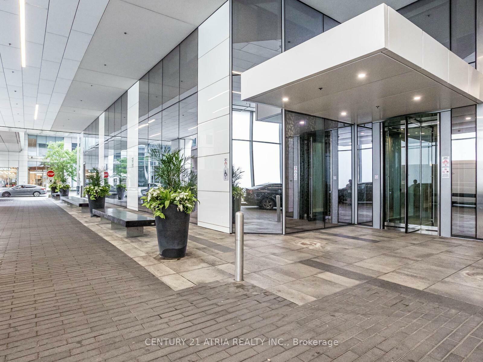Property Photo:  88 Harbour Street 1704  ON M5J 0C3 