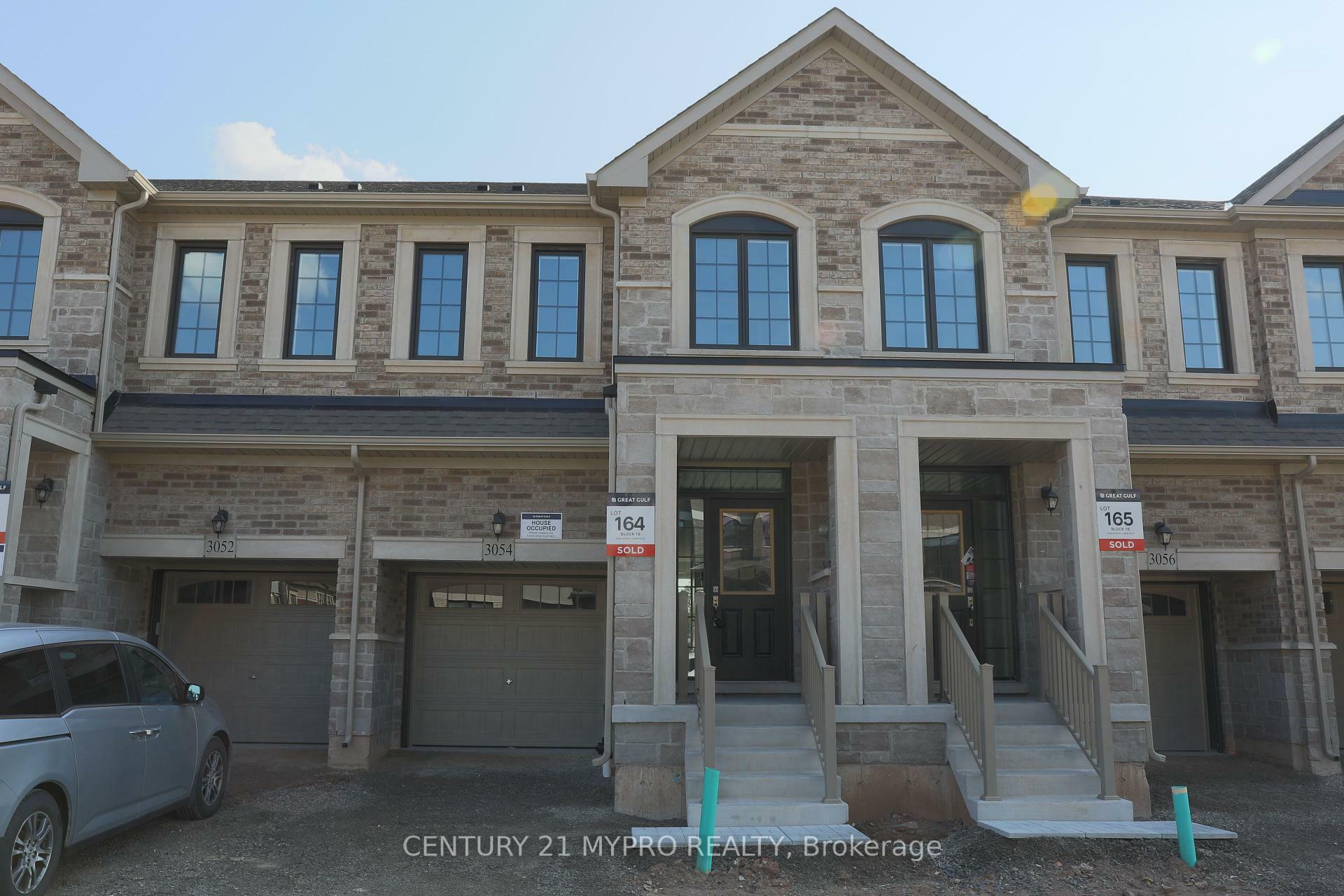 Photo de la propriété: 3054 Robert Lamb Boulevard ON L6H 7H5