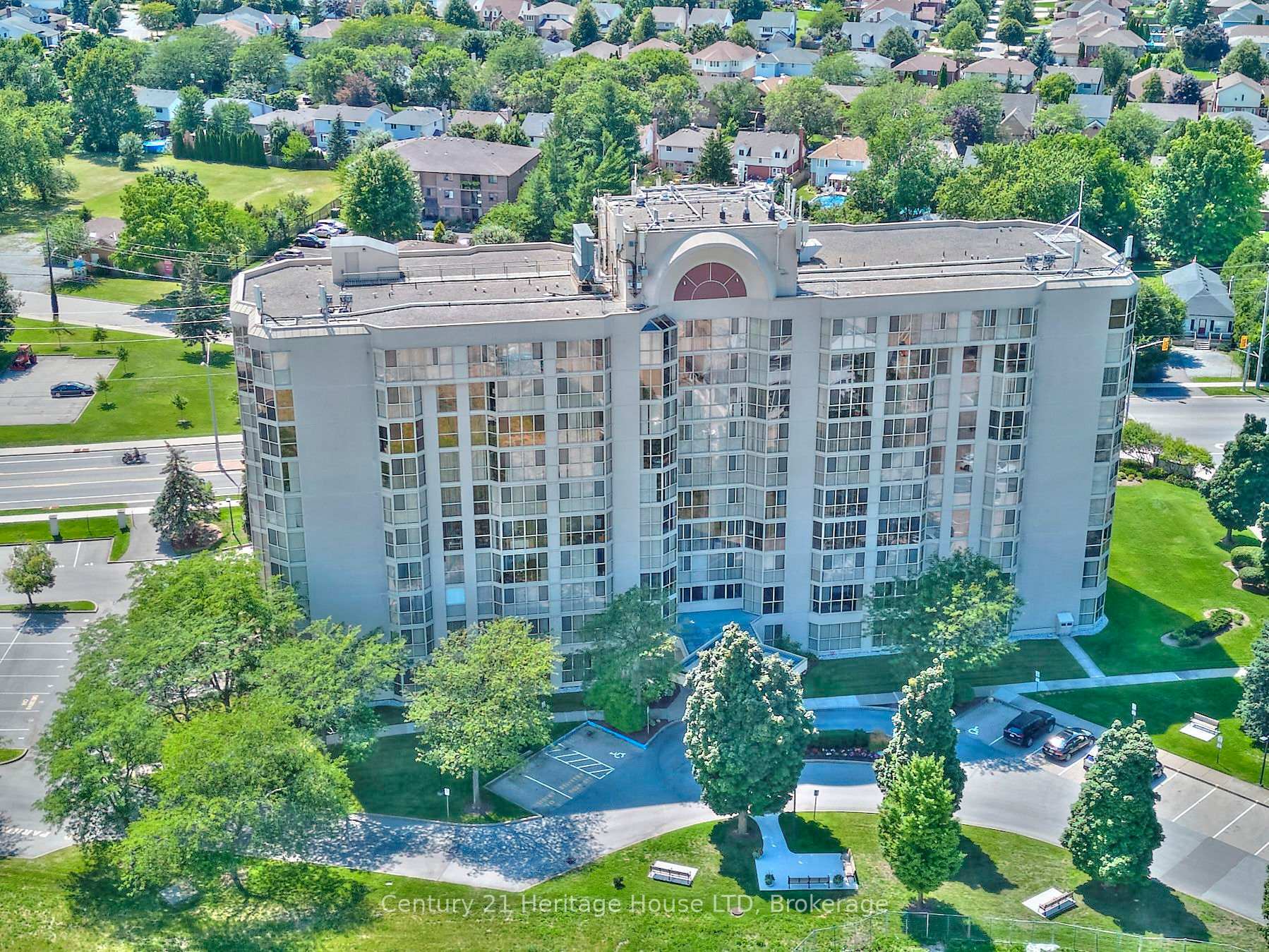 Property Photo: 162 Martindale Road 805 ON L2S 3S4