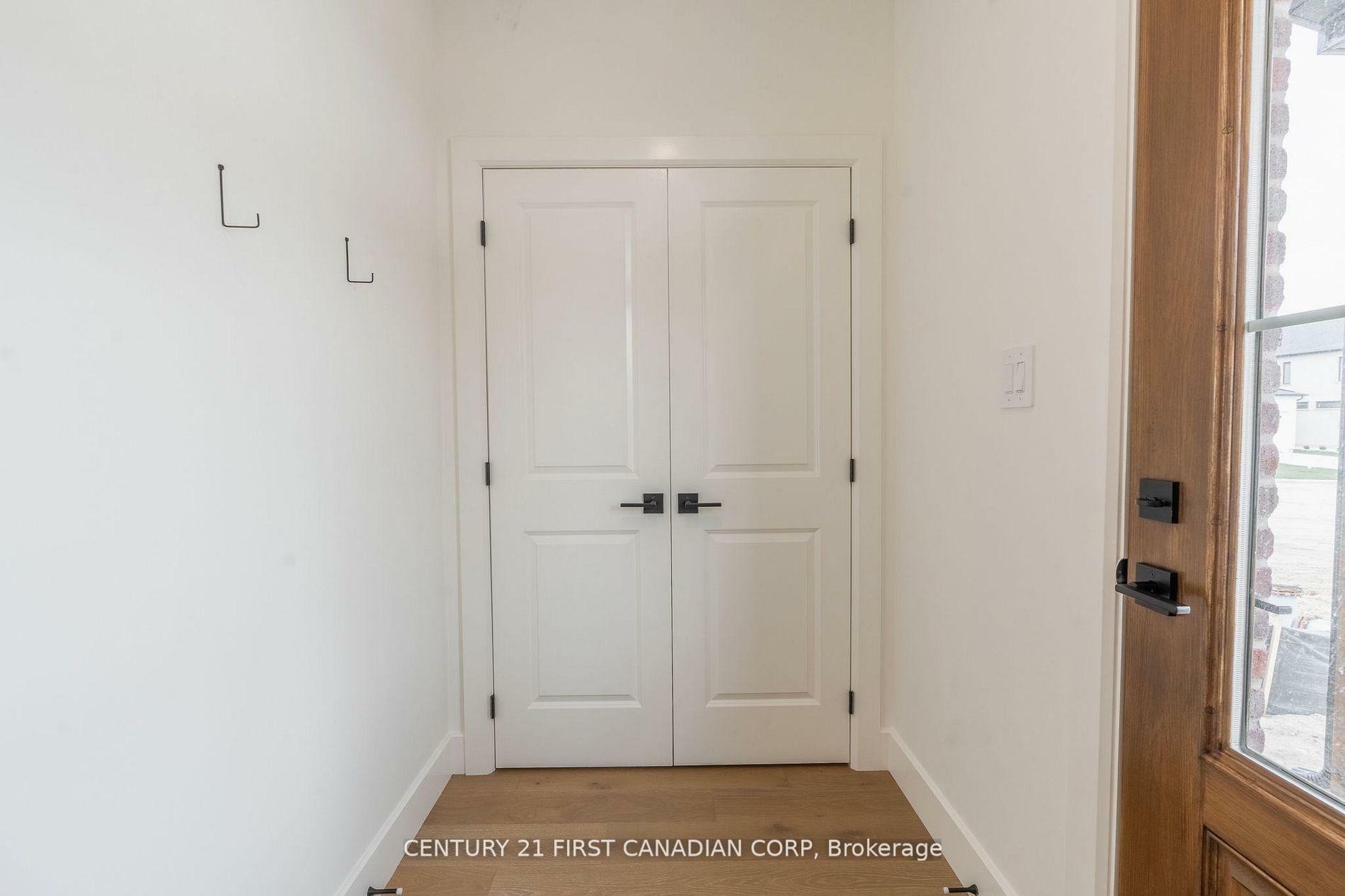 Property Photo: 147-31 Scotts Drive ON N0M 2J0