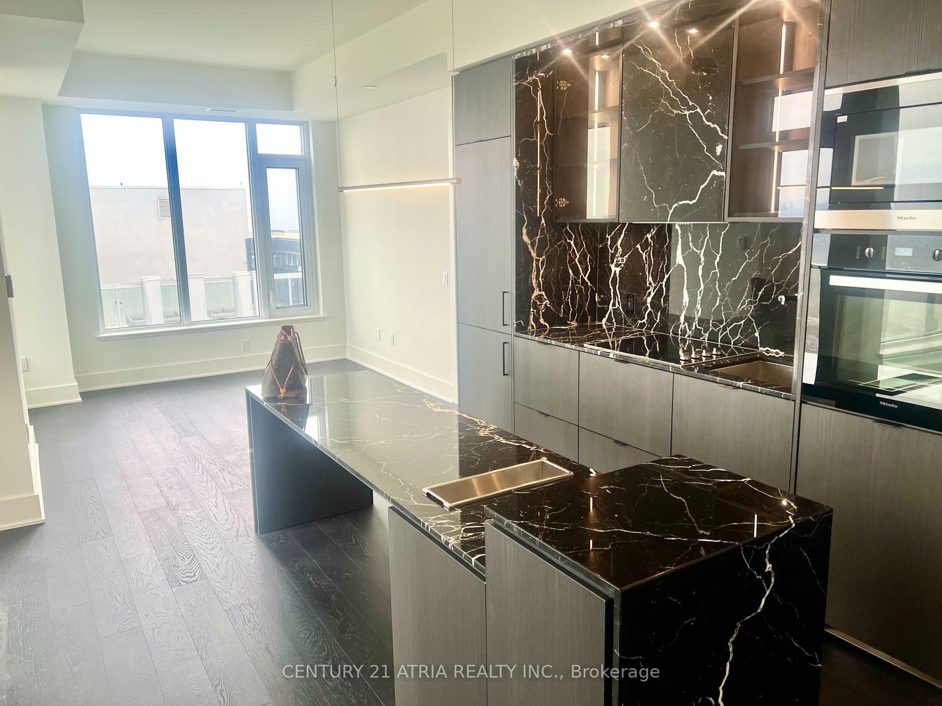 Property Photo: 11 Yorkville Street 5604 ON M4W 0B7