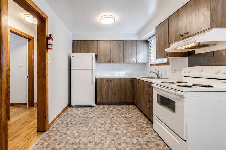 Property Photo:  796 Midland Avenue 1  ON M1K 4E7 