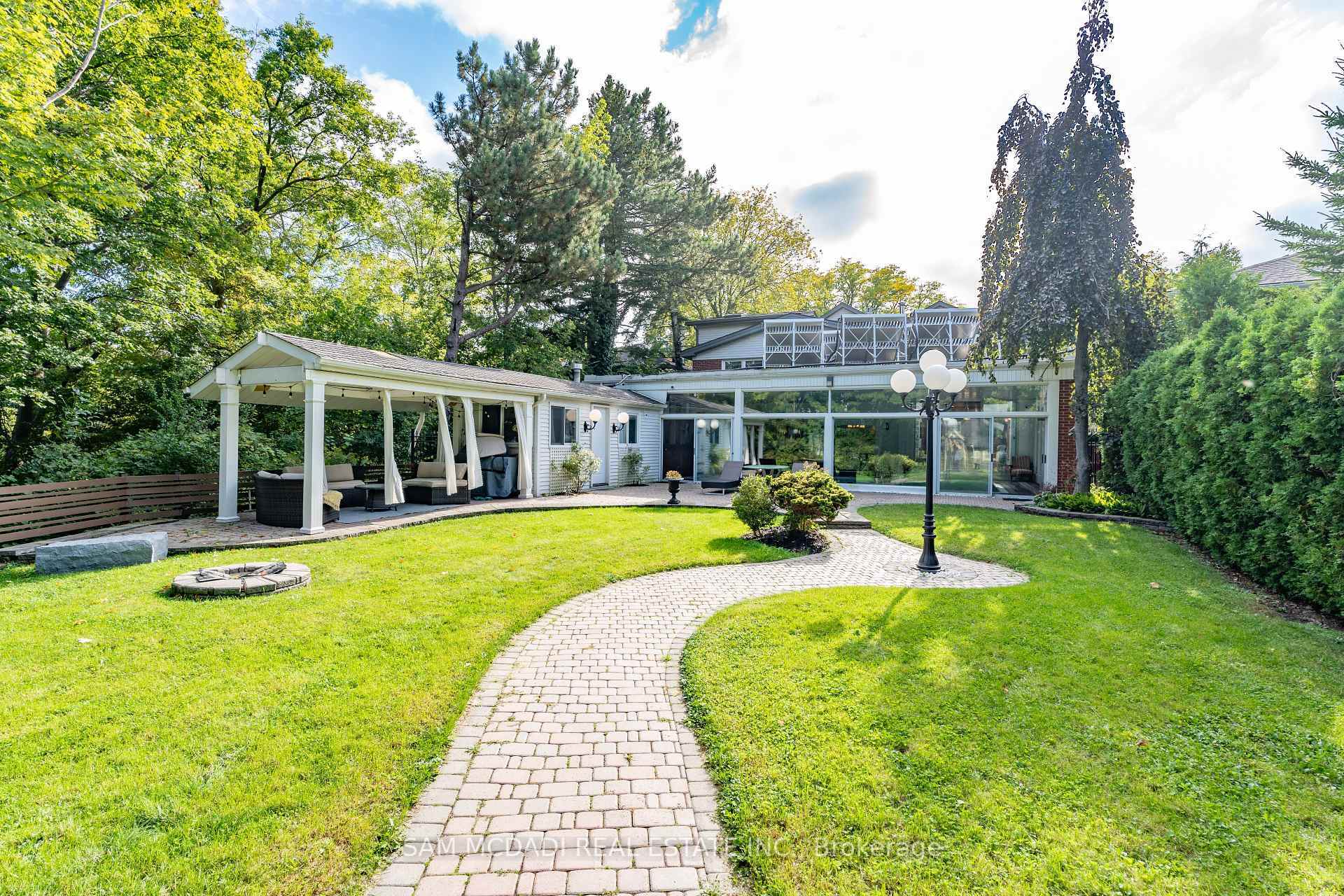 Property Photo: 2221 Greenhurst Avenue ON L4X 1J5