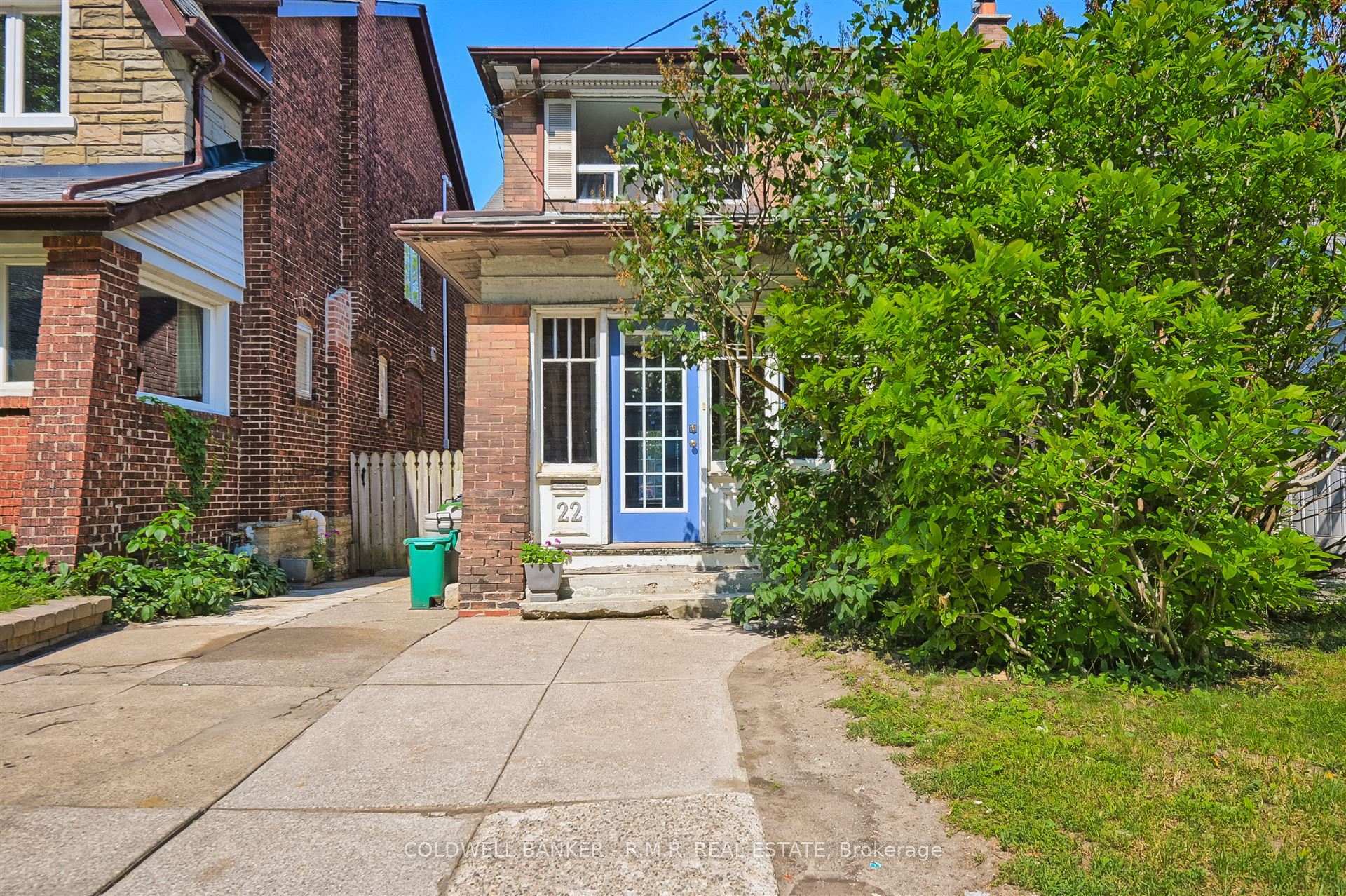 Property Photo: 22 Glendale Avenue ON M6R 2S7