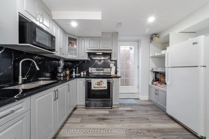 Property Photo: 13 Redfern Street Unit 2 ON L7A 4T7