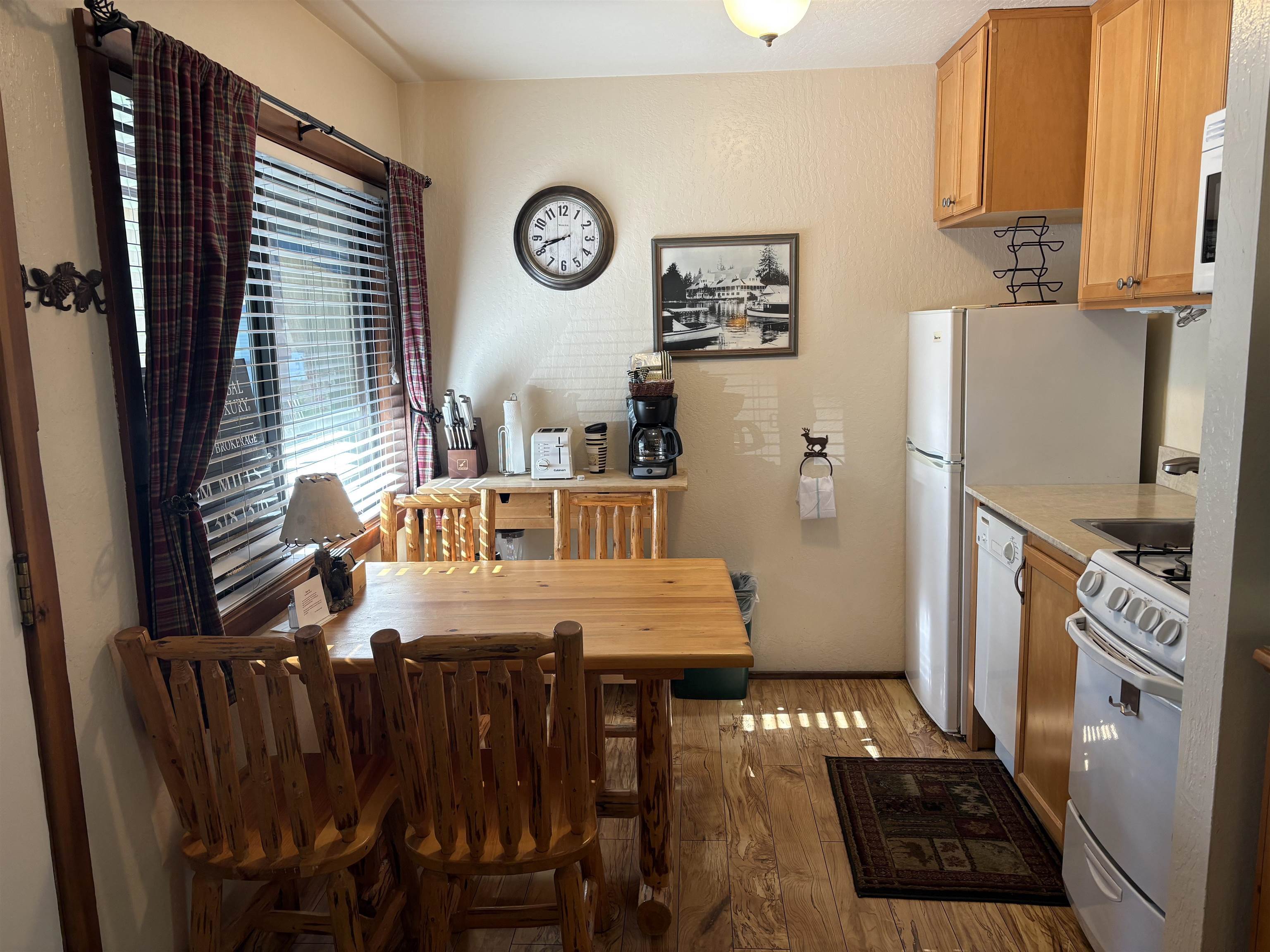 Property Photo:  6844 North Lake Boulevard 4  CA 96148 