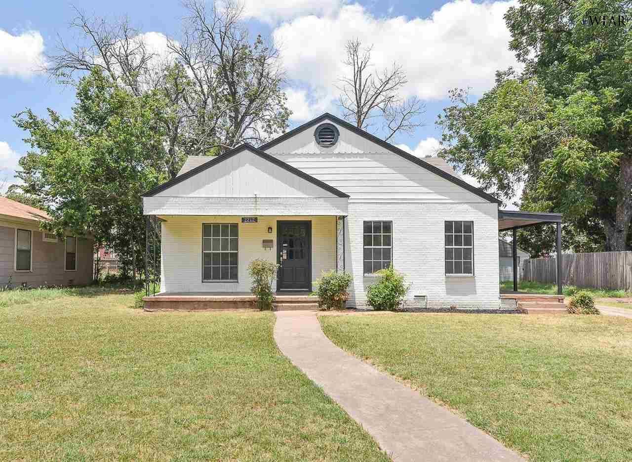 Property Photo:  2212 Piedmont Place  TX 76308 