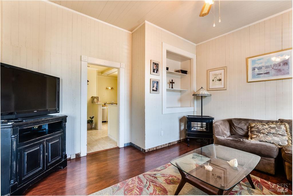 Property Photo: 141 E F Street CA 94510