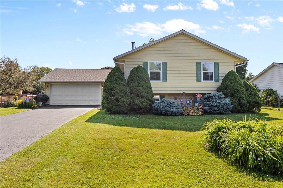 Property Photo:  7980 Cedarwood Drive  NY 13440 