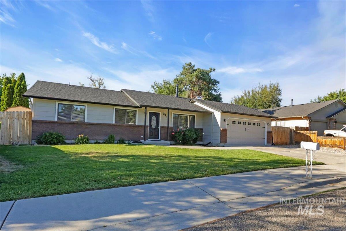 Property Photo: 2412 W Chateau Drive ID 83646