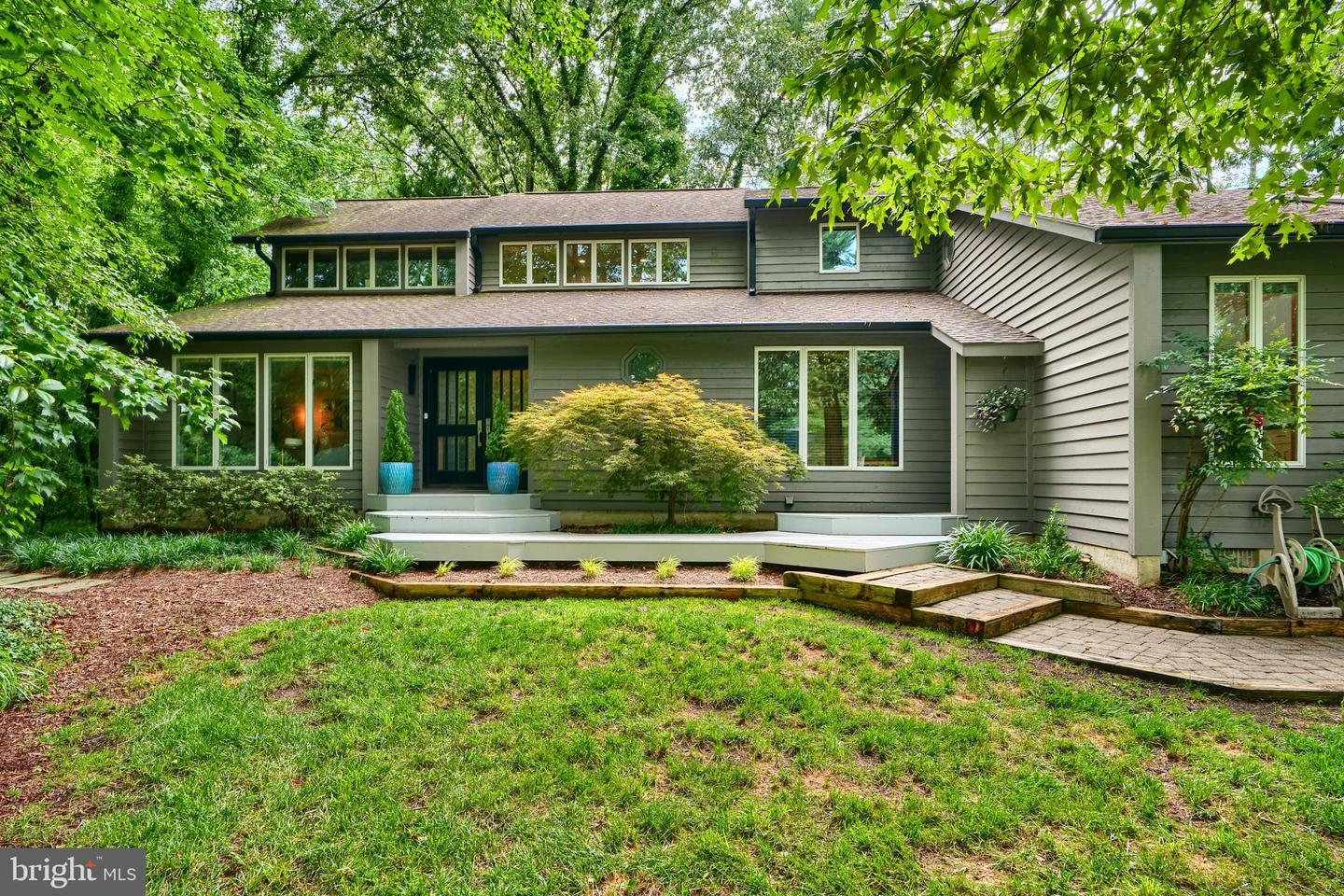 Property Photo: 449 Braewood Way MD 21146