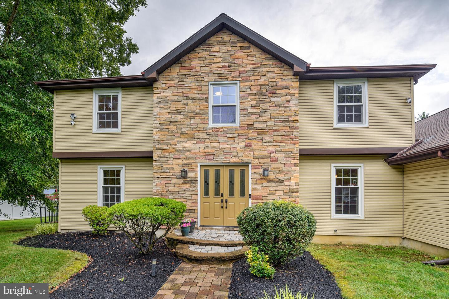 Property Photo: 14 Findley Lane NJ 08550