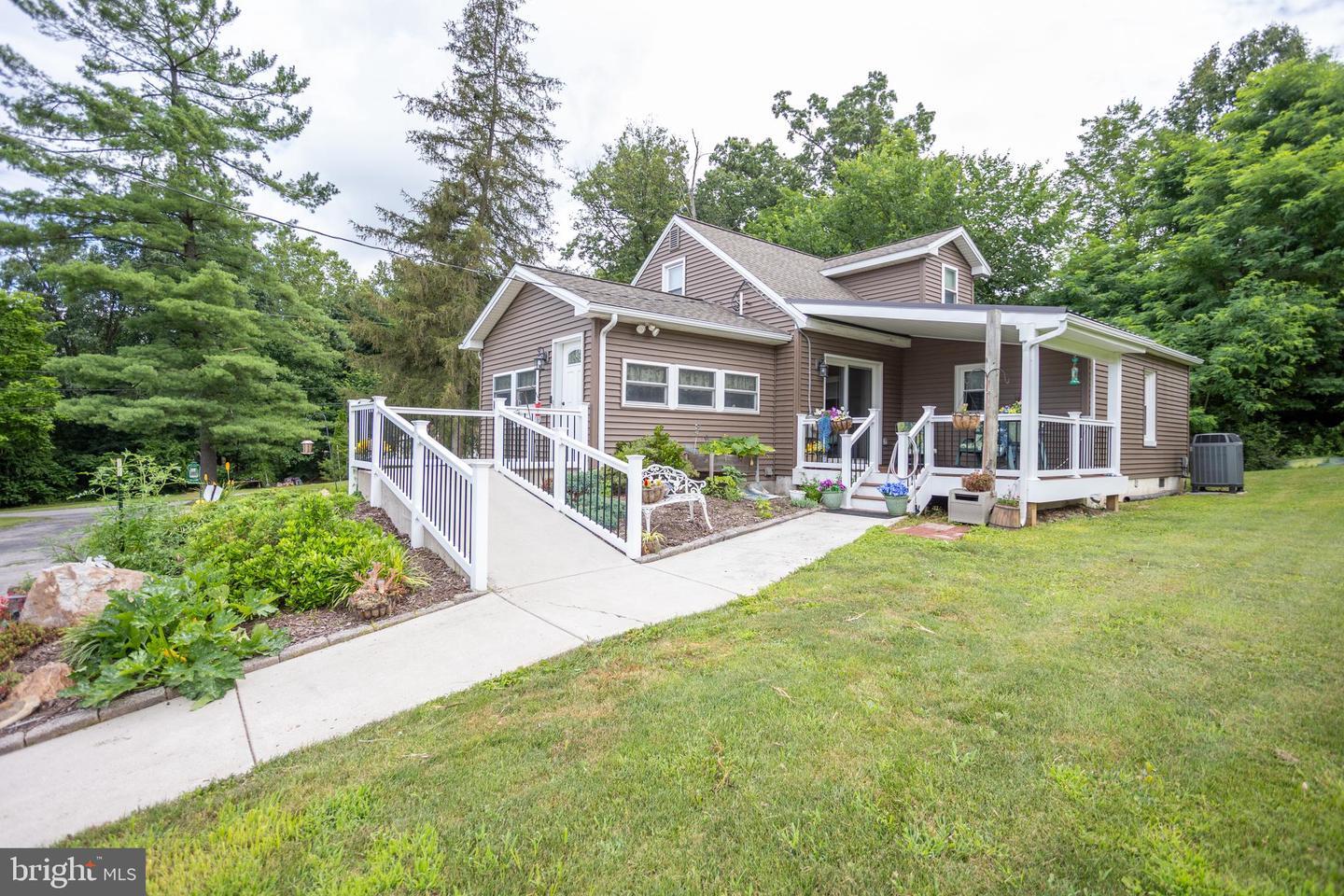 395 Green Springs Road  Hanover PA 17331 photo