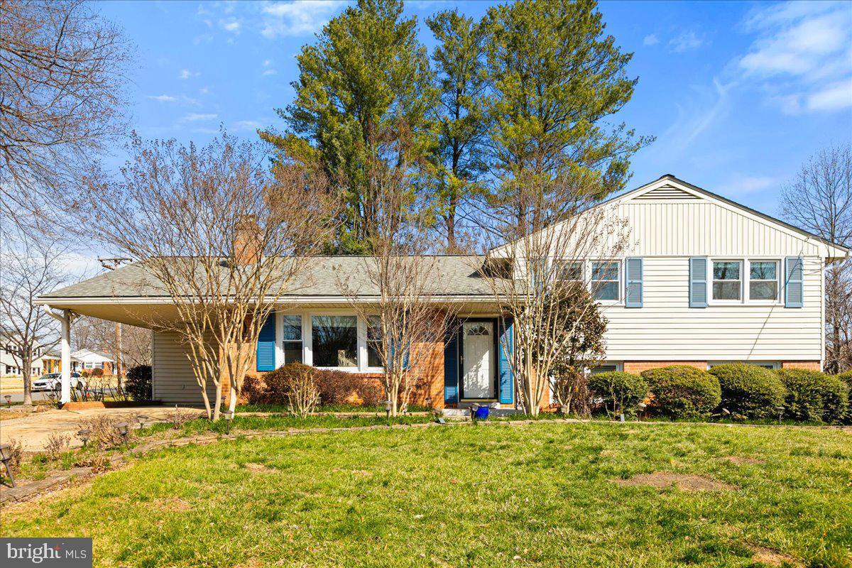 Property Photo: 8016 Gosport Lane VA 22151
