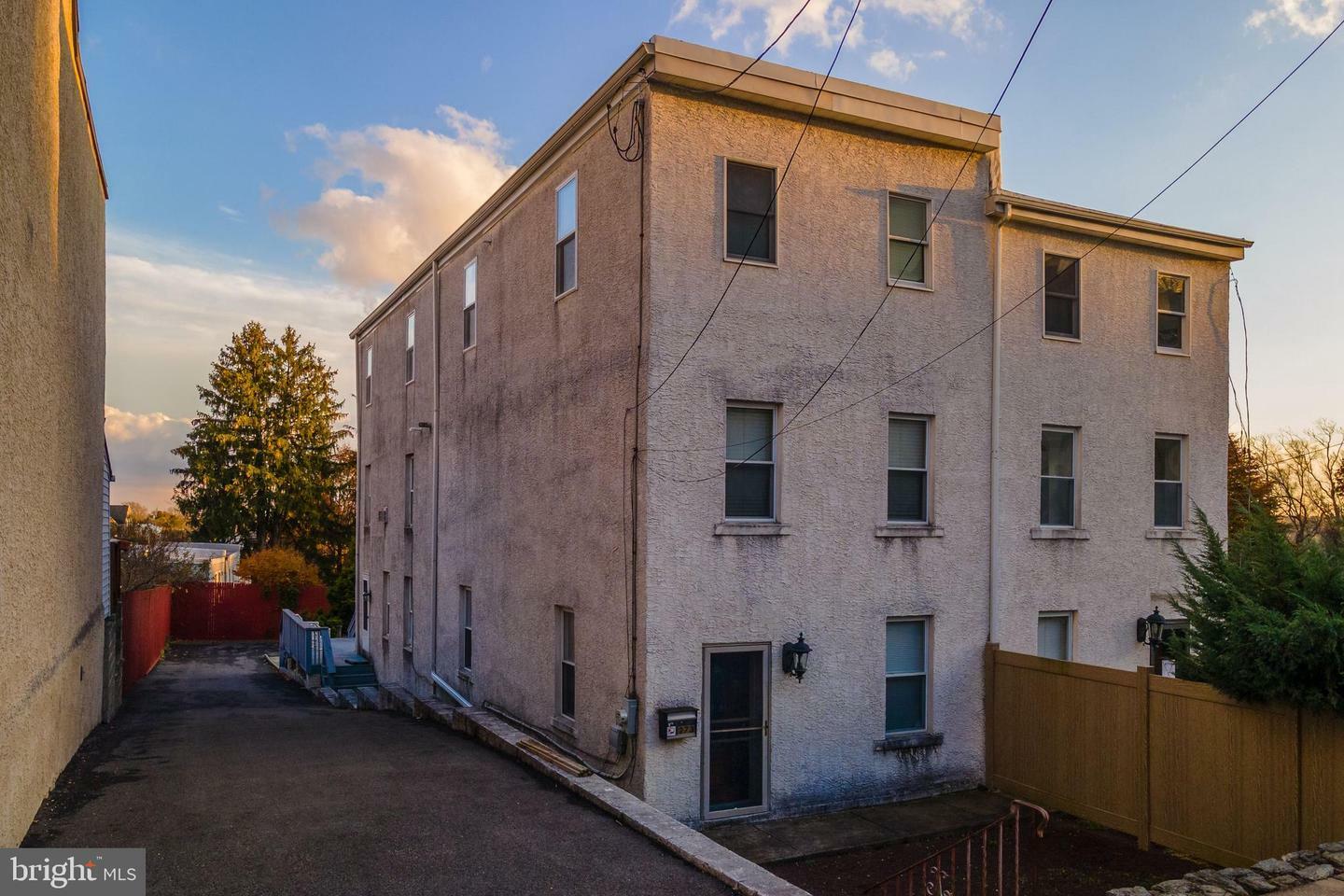 273 Delmar Street  Philadelphia PA 19128 photo