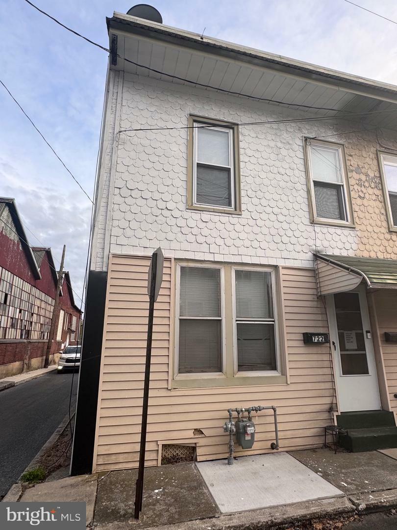 Property Photo: 722 Union Street PA 17042