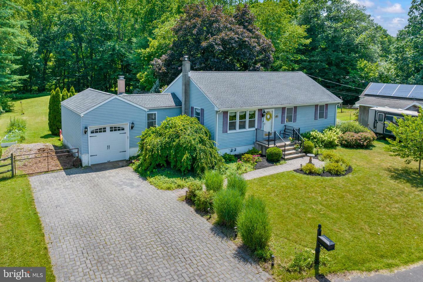 10 Hengeli Drive  Chesterfield NJ 08515 photo