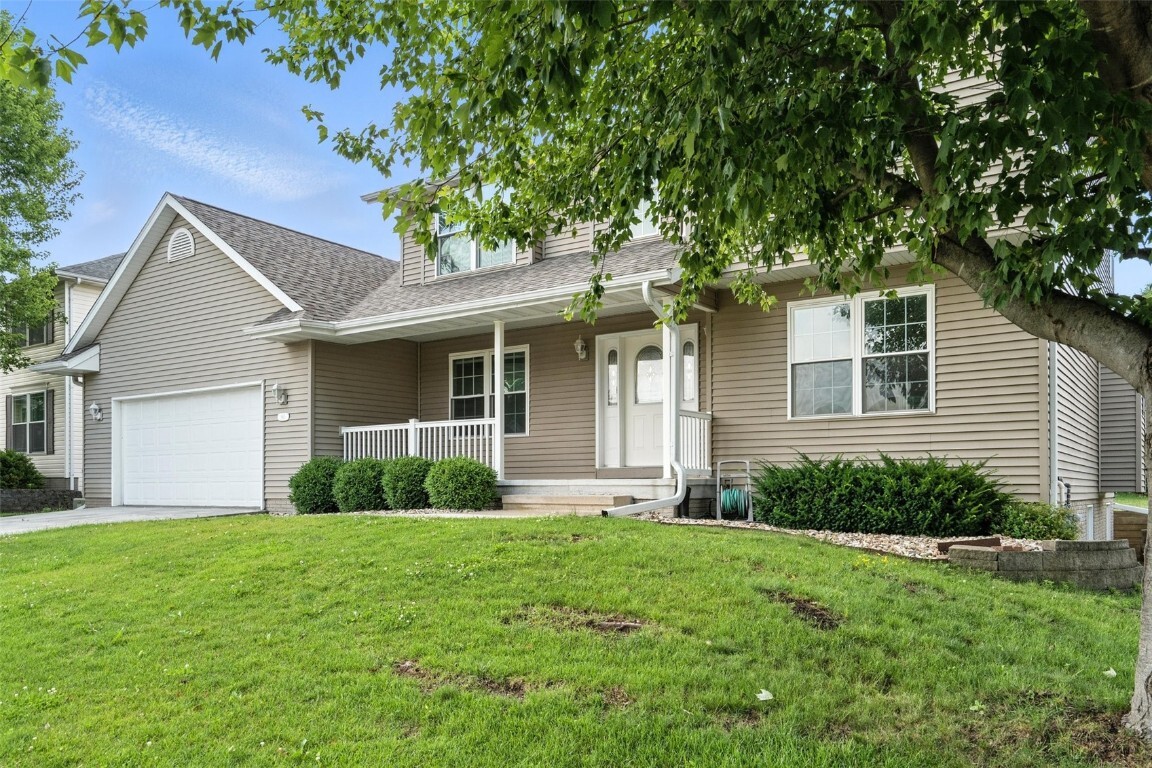 Property Photo: 965 Hampshire Drive IA 52328