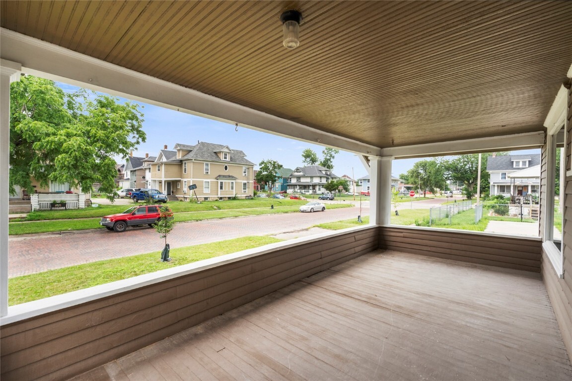 Property Photo: 210 16th Street SE IA 52403