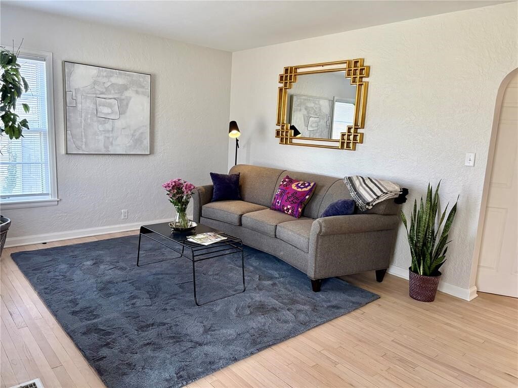 Property Photo: 1047 27th Street NE IA 52402