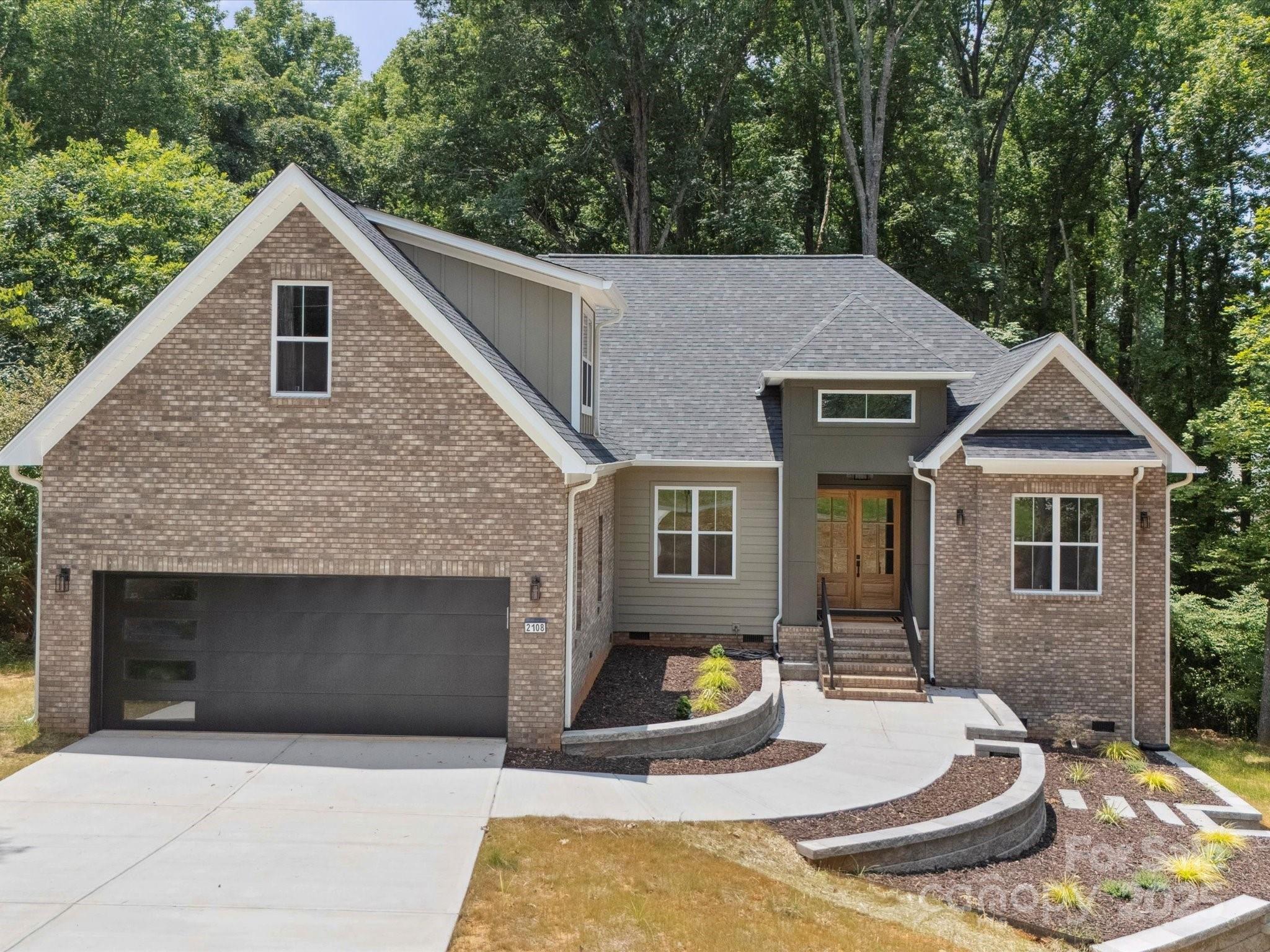 Property Photo: 2108 Lakeview Circle NC 28105