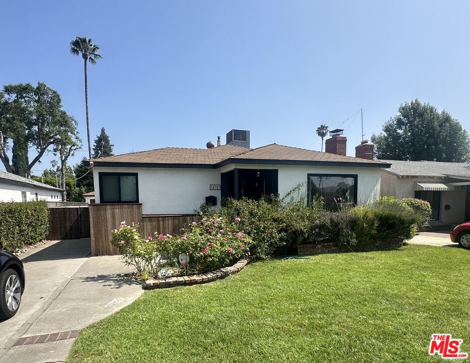 Property Photo:  14357 Collins St  CA 91401 