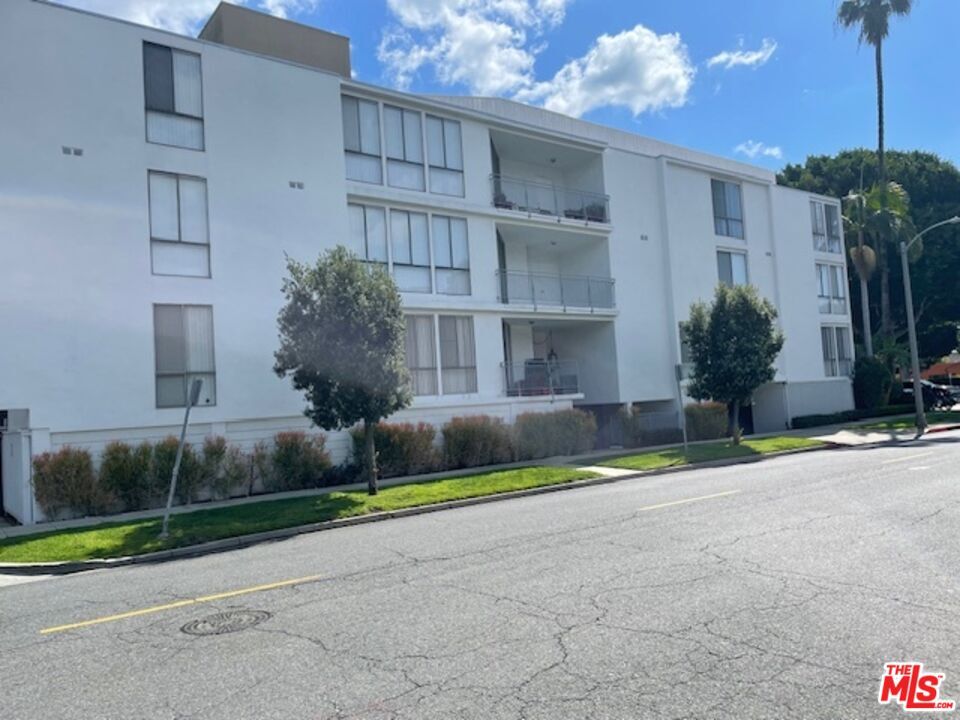 9297 Burton Way  Beverly Hills CA 90210 photo