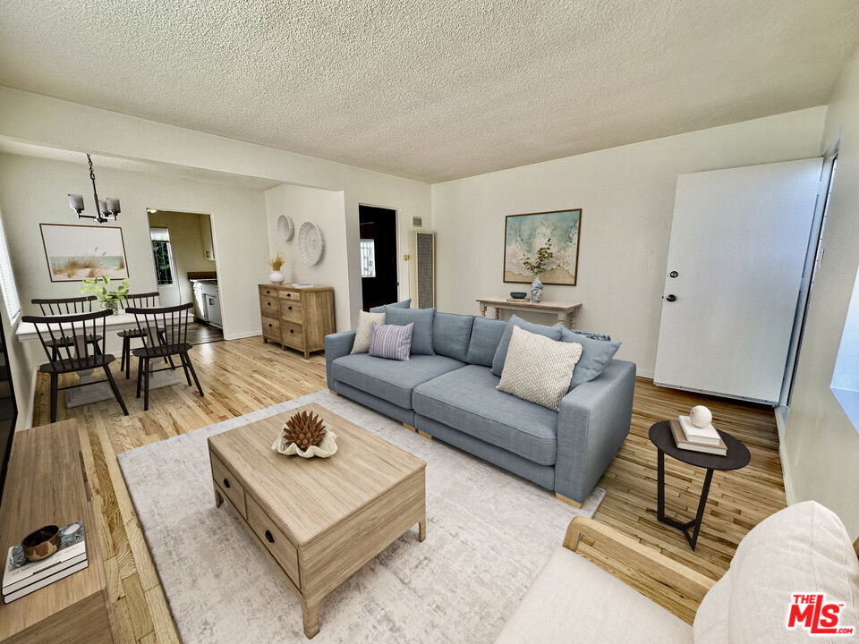 Property Photo: 623 Ashland Ave CA 90405